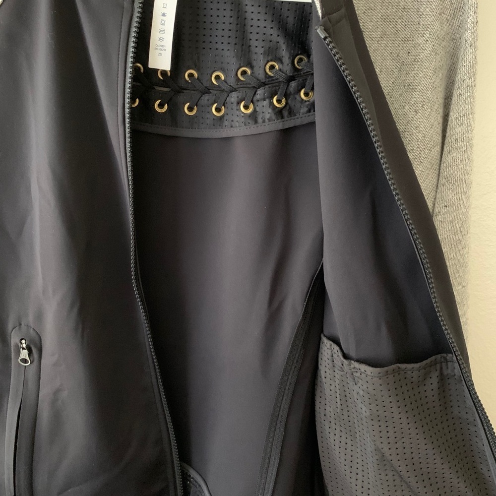 Lululemon Var-City Bomber Heather Black Jacket size 6 - Picture 6 of 8